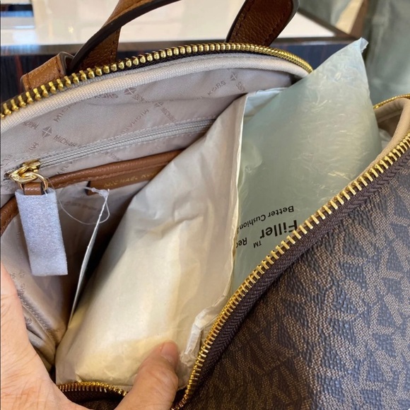 Michael Kors Erin Shoulder Backpack Multi vanilla - Picture 4 of 10